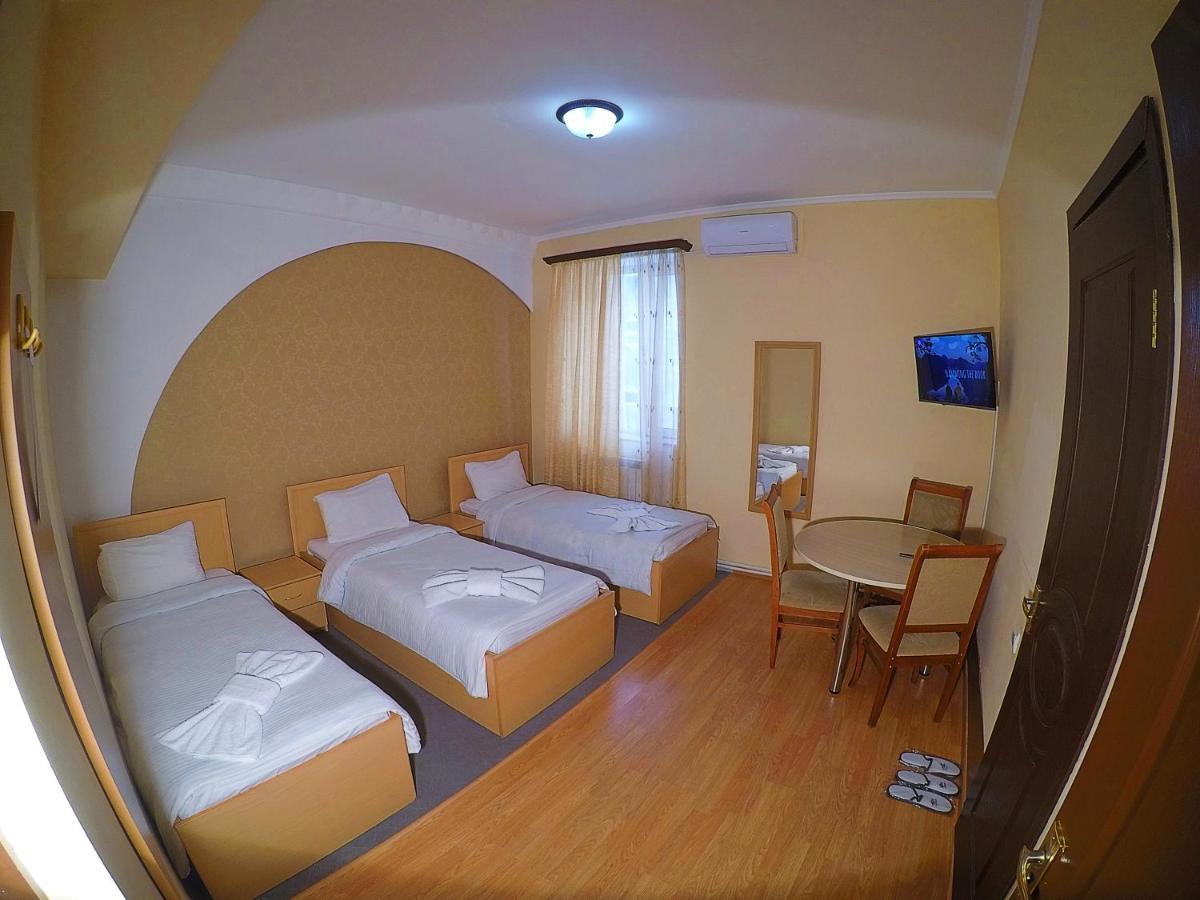 Vayk Hotel Exterior photo